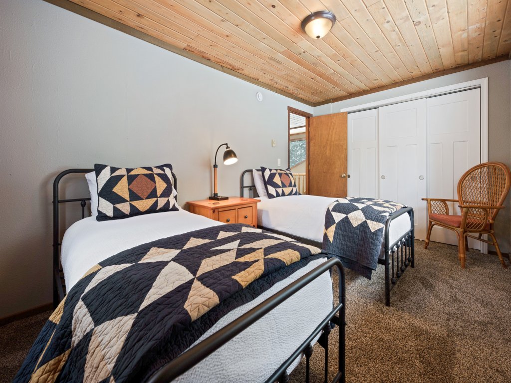 8 East Butte Vacation Rental in Bend - RedAwning