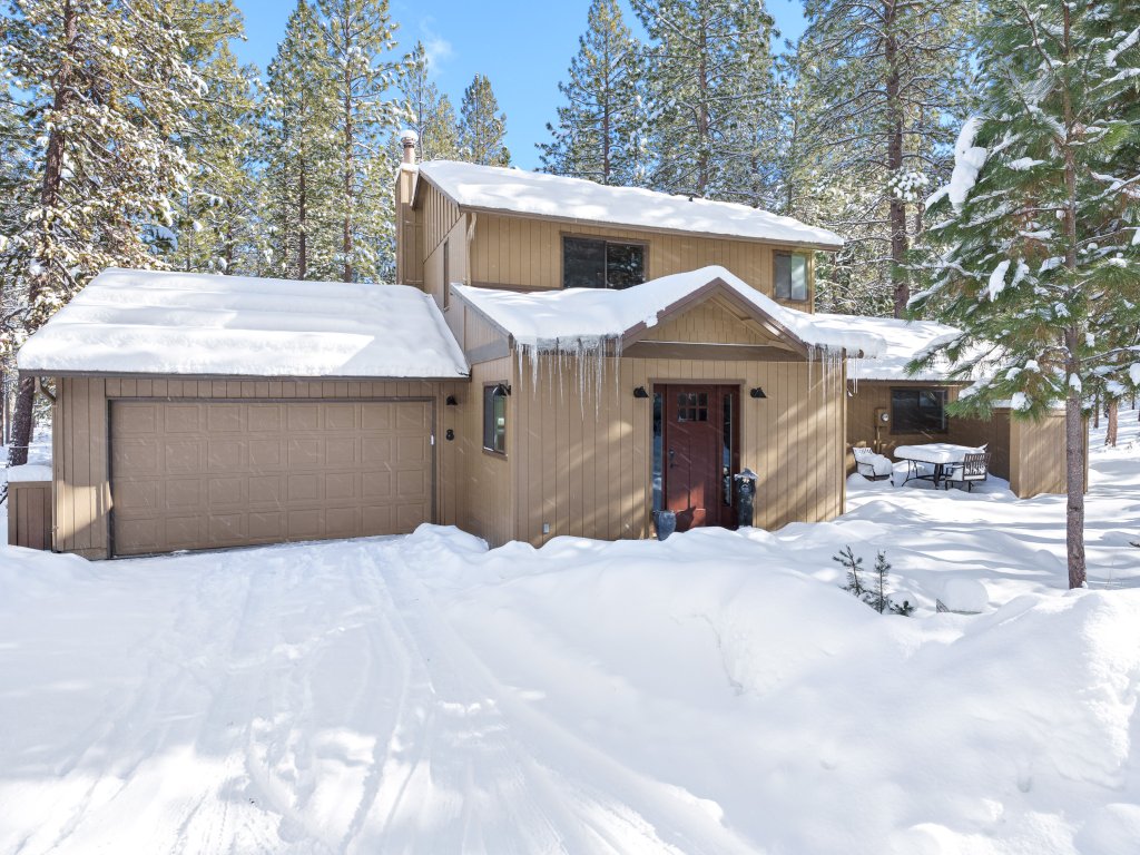 8 East Butte Vacation Rental in Bend - RedAwning