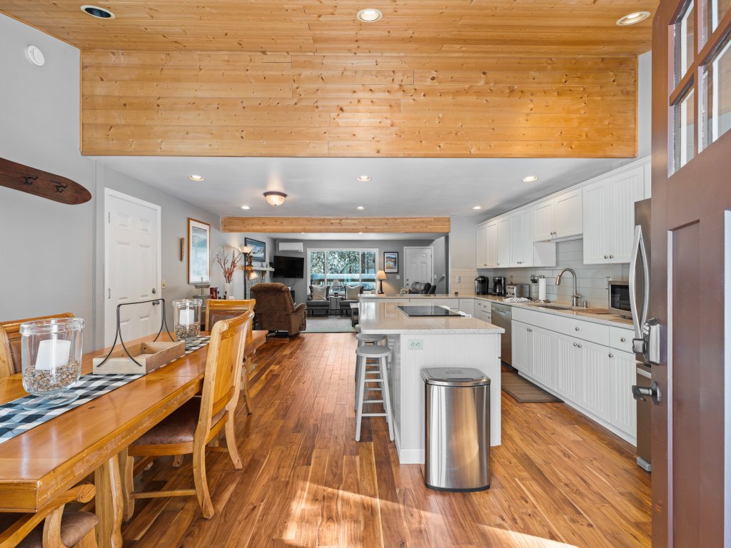 8 East Butte Vacation Rental in Bend - RedAwning