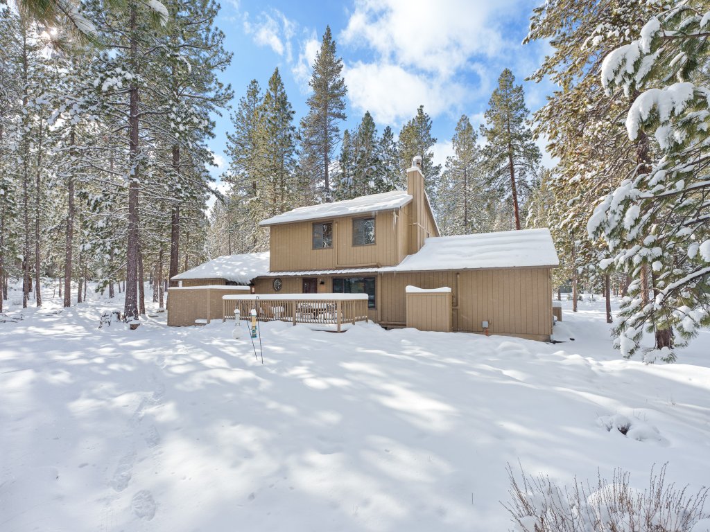 8 East Butte Vacation Rental in Bend - RedAwning
