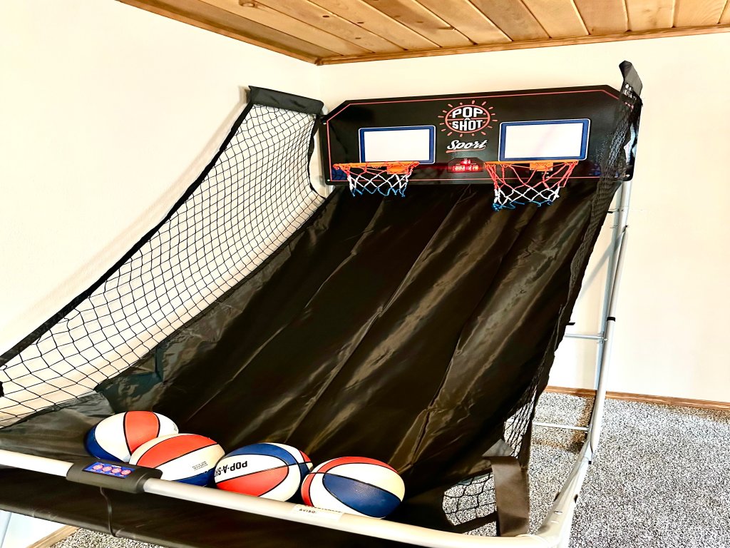 8 East Butte Vacation Rental in Bend - RedAwning