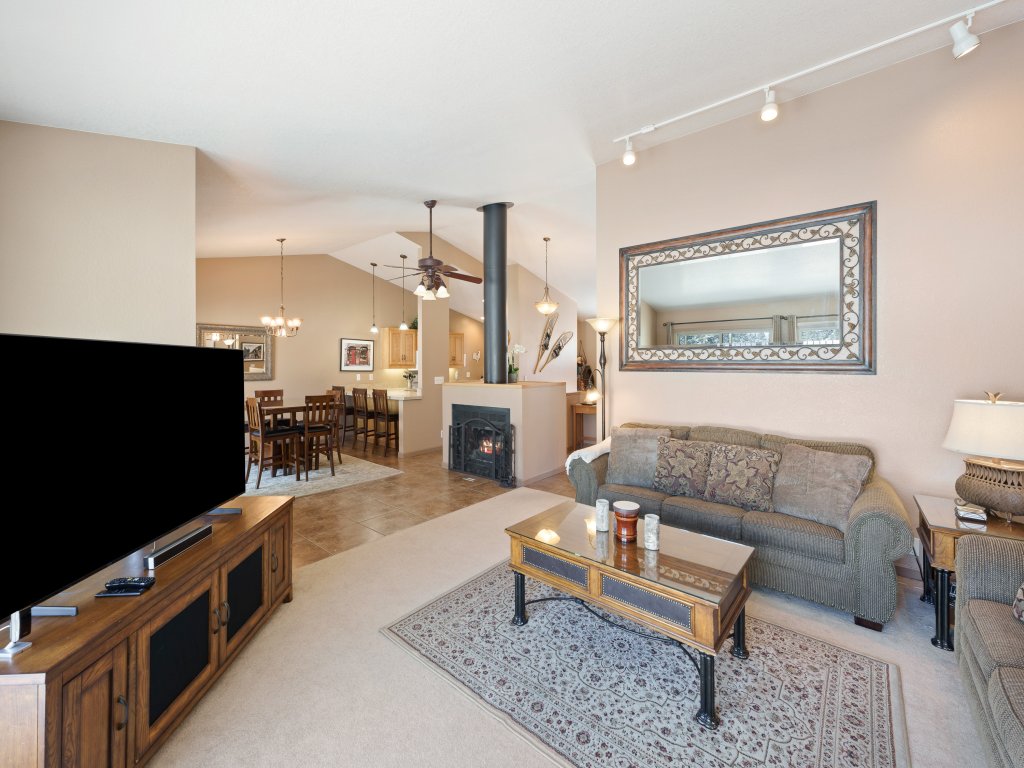 8 Umpqua Vacation Rental in Bend - RedAwning