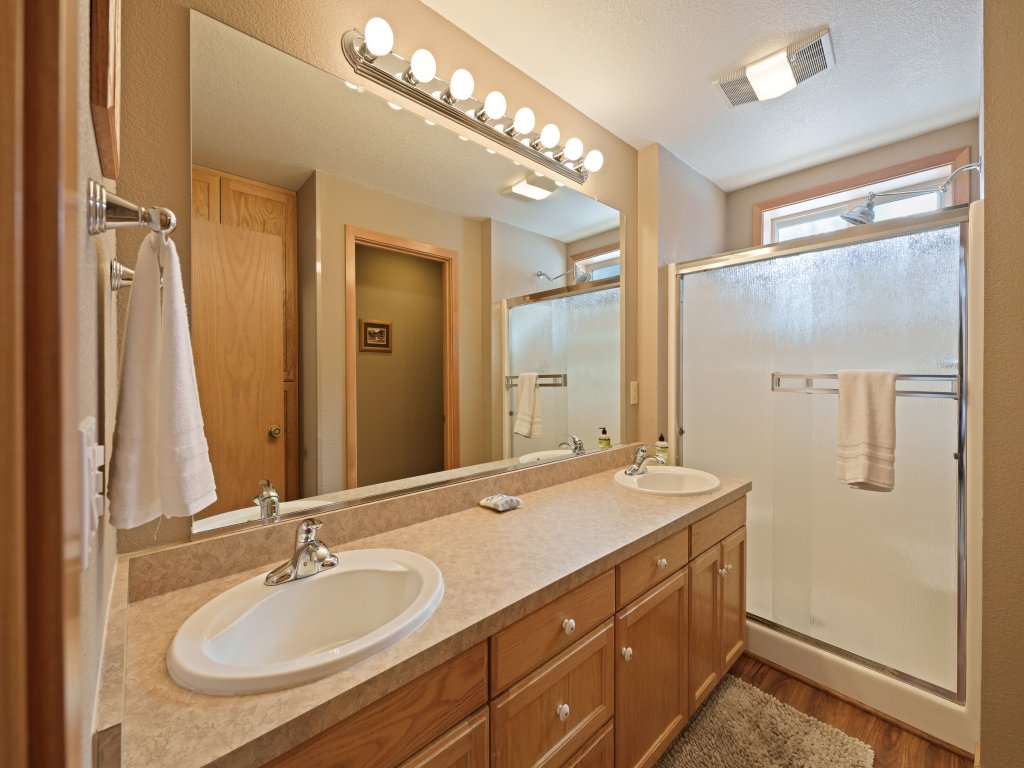 8 Umpqua Vacation Rental in Bend - RedAwning