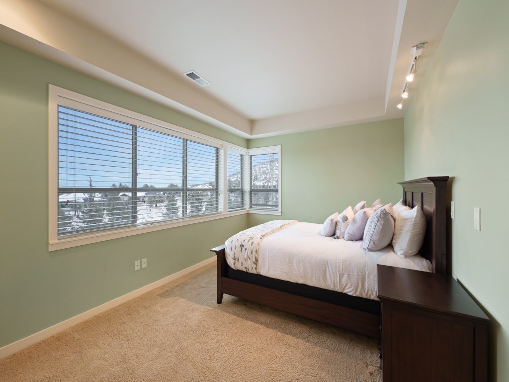 Presidio Park Vacation Rental in Redmond - RedAwning