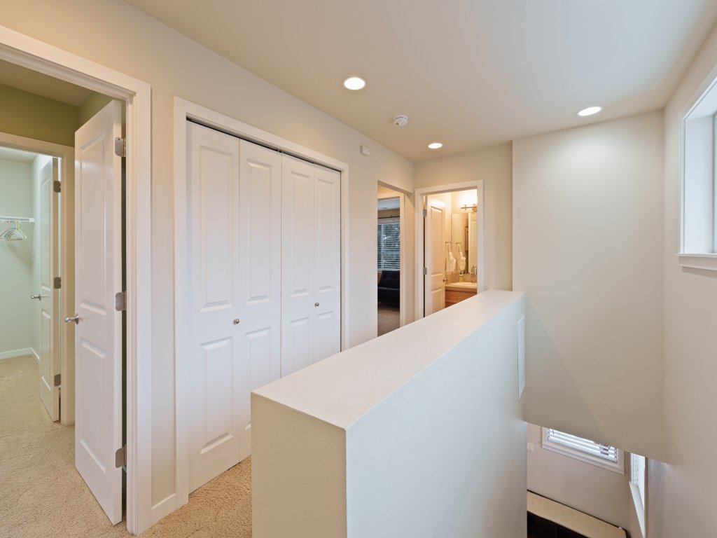 Presidio Park Vacation Rental in Redmond - RedAwning