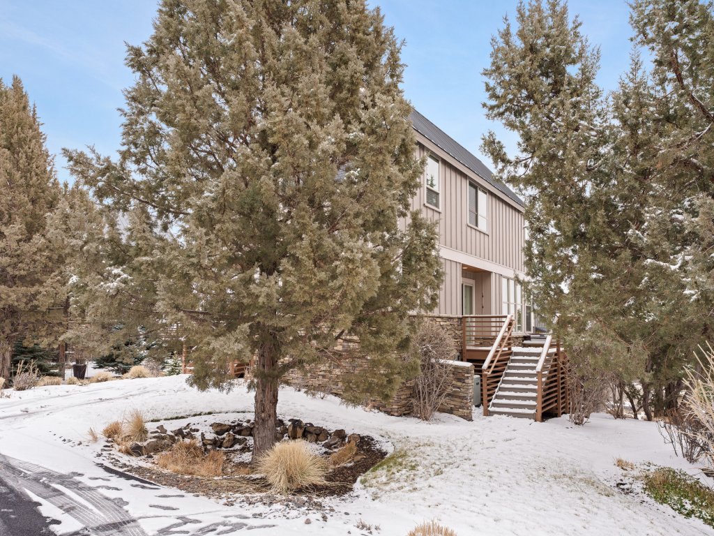 Presidio Park Vacation Rental in Redmond - RedAwning