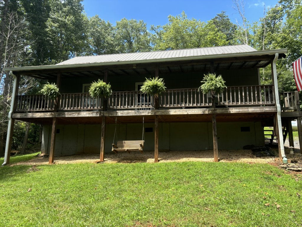 Hillside Hideaway Vacation Rental in Tennessee - RedAwning