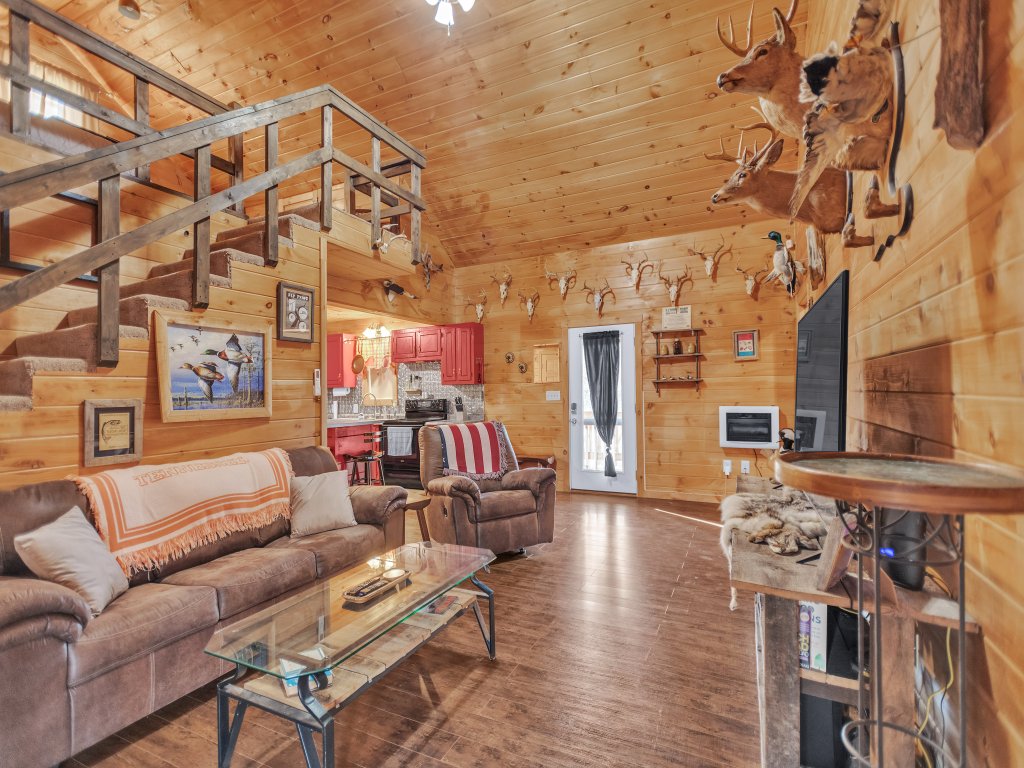 Hillside Hideaway Vacation Rental in Tennessee - RedAwning