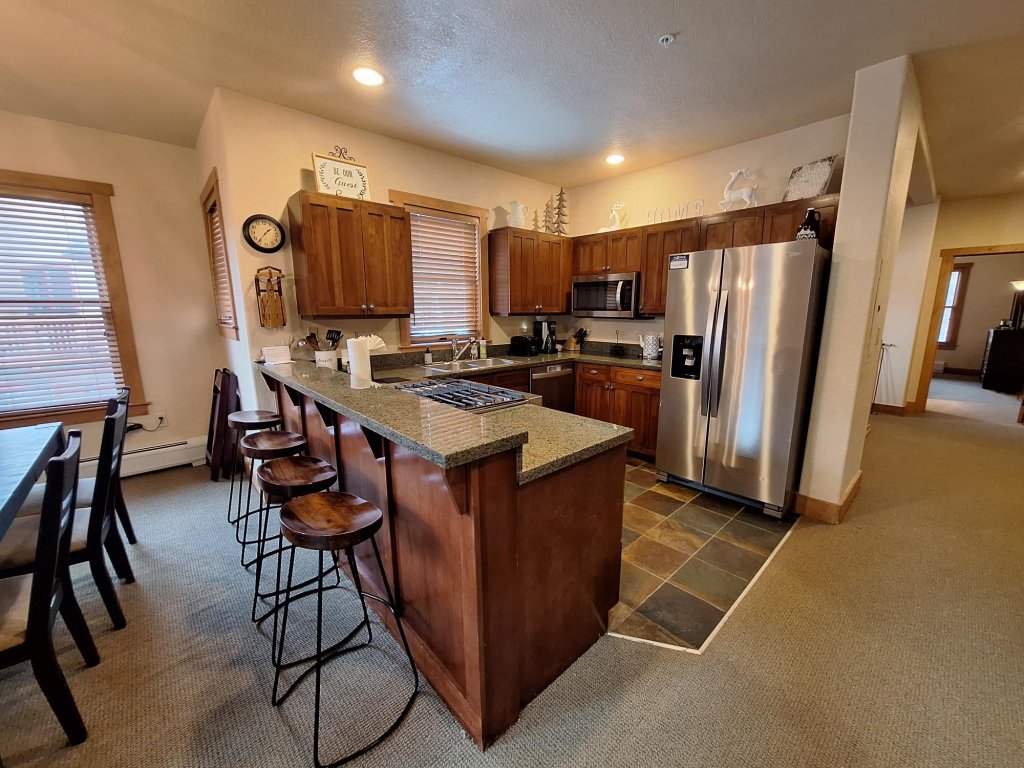 3BR Red Hawk Townhome - Gondola Access Vacation Rental in Keystone - RedAwning