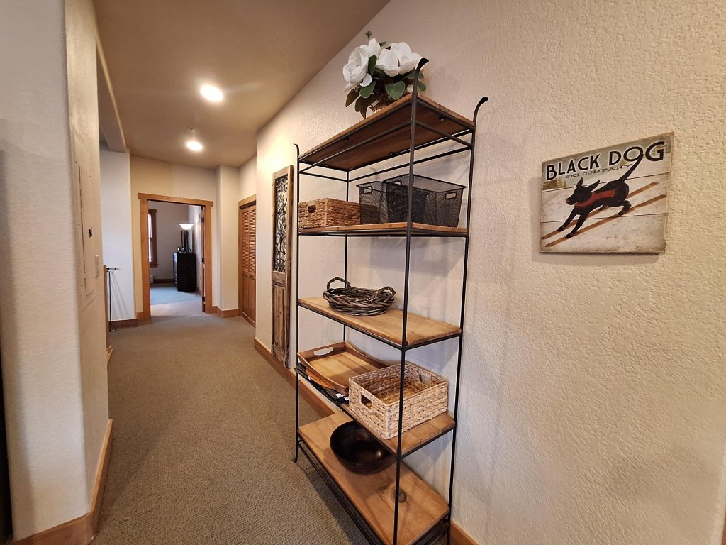 3BR Red Hawk Townhome - Gondola Access Vacation Rental in Keystone - RedAwning