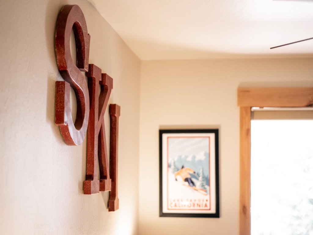 Indian Hills Charming Townhome Vacation Rental in Truckee - RedAwning
