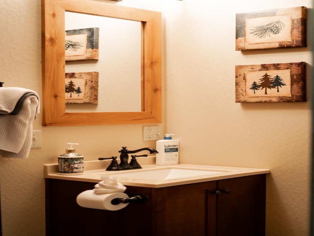 Indian Hills Charming Townhome Vacation Rental in Truckee - RedAwning