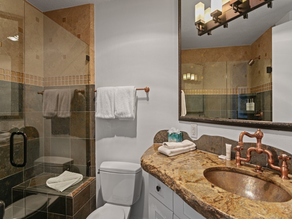 1688 - Five Bedroom with Hot Tub Pinnacle Vacation Rental in Park City - RedAwning