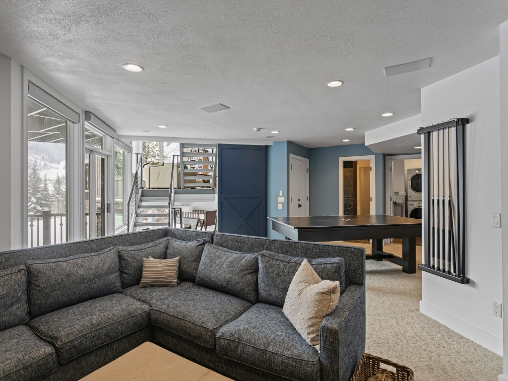 1688 - Five Bedroom with Hot Tub Pinnacle Vacation Rental in Park City - RedAwning