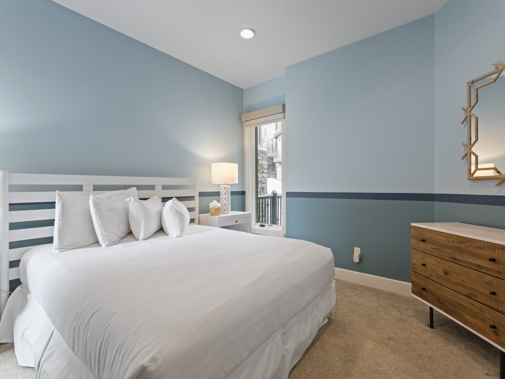 1688 - Five Bedroom with Hot Tub Pinnacle Vacation Rental in Park City - RedAwning