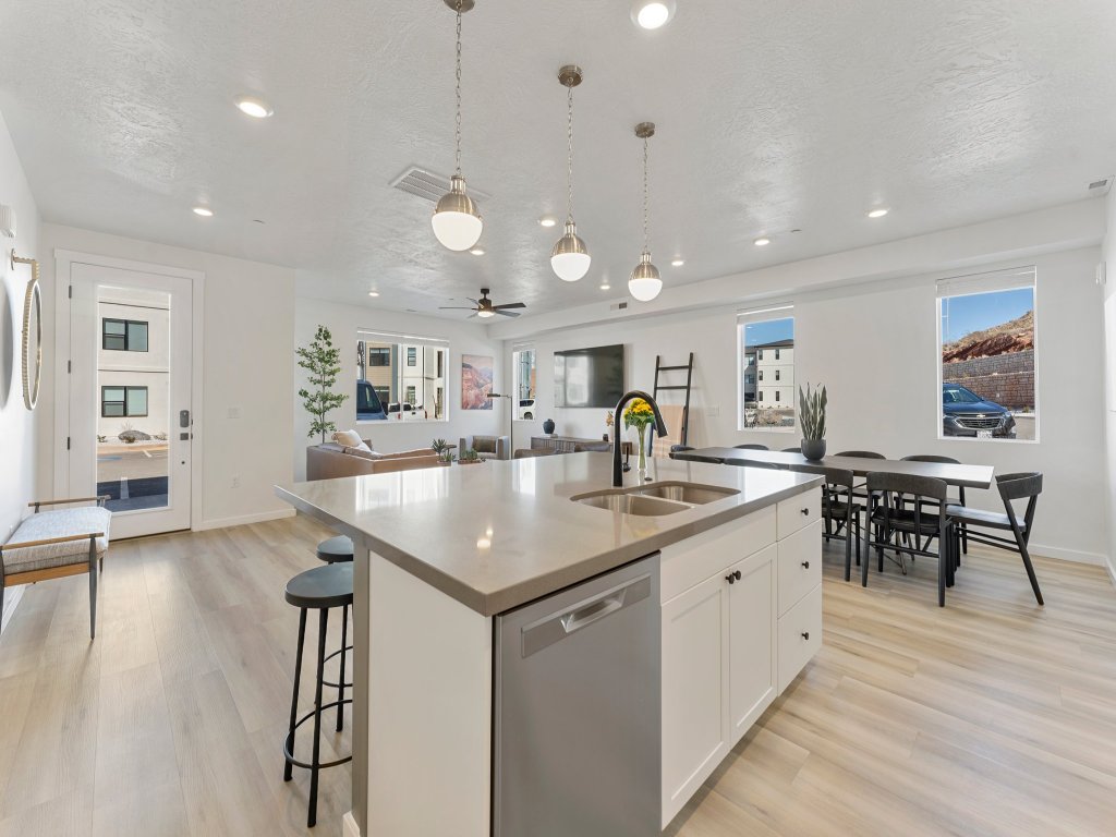 Sand Cove Retreat Vacation Rental in Hurricane - RedAwning