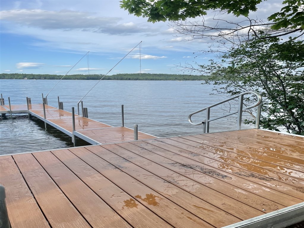 LOONS VIEW LIMIT 20 Vacation Rental in Maine - RedAwning