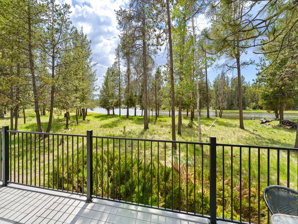 12 Siskin Vacation Rental in Sunriver - RedAwning