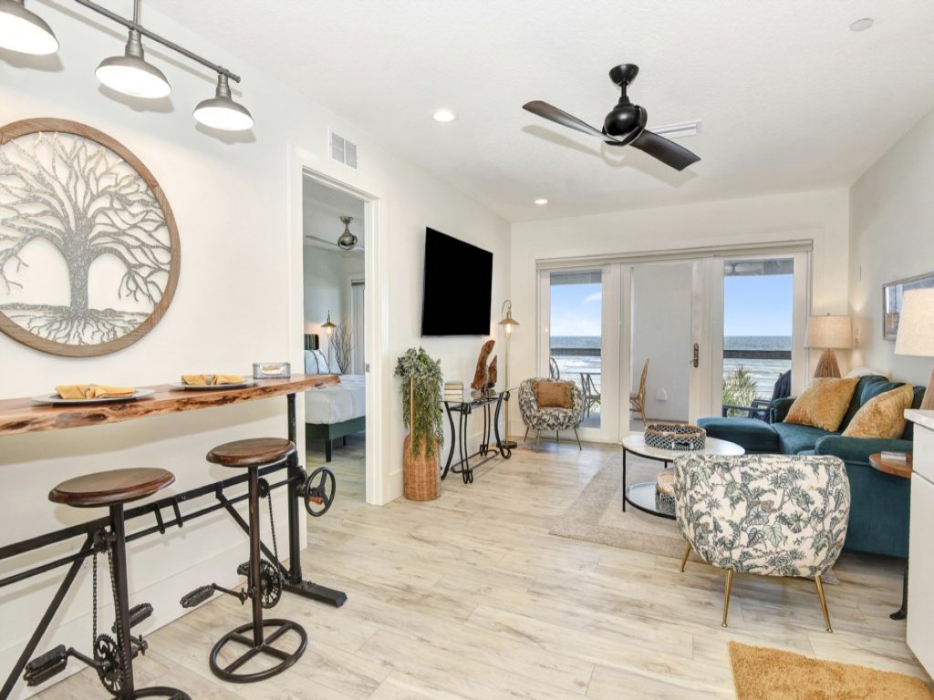 The White House on Flagler Beach - All Vacation Rental in Flagler Beach - RedAwning