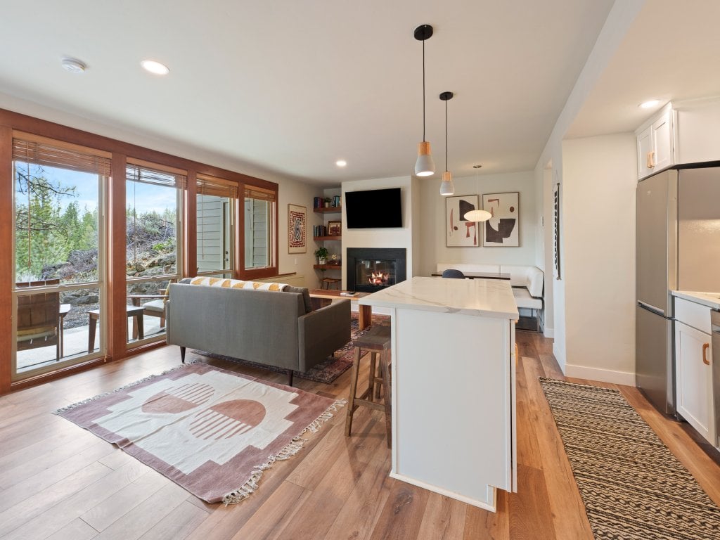 Seventh Mountain 1417 Vacation Rental in Bend - RedAwning
