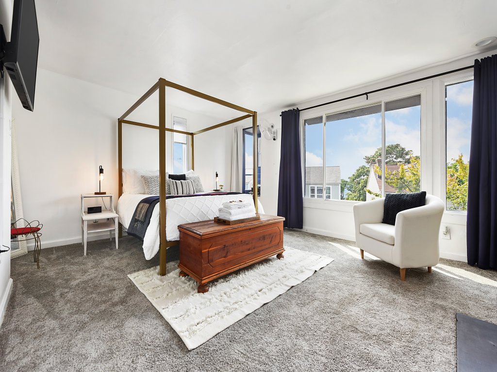 Yinz Retreat, Above the city! Vacation Rental in Pittsburgh - RedAwning