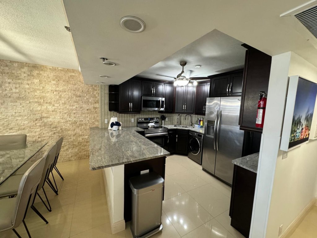 Alexander 81921 Vacation Rental in Miami Beach - RedAwning