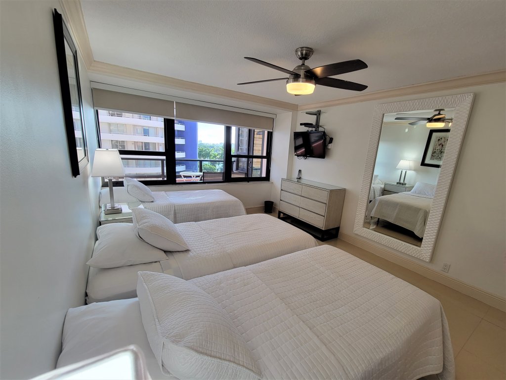 Alexander 81921 Vacation Rental in Miami Beach - RedAwning