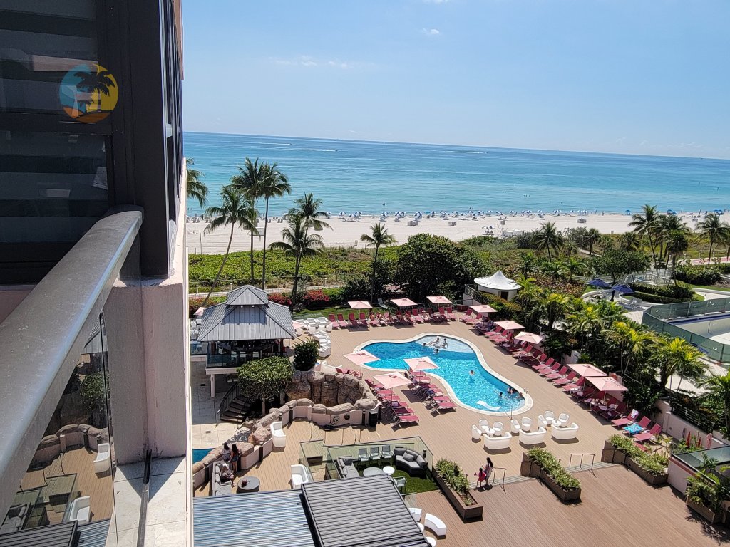 Alexander 903 Vacation Rental in Miami Beach - RedAwning