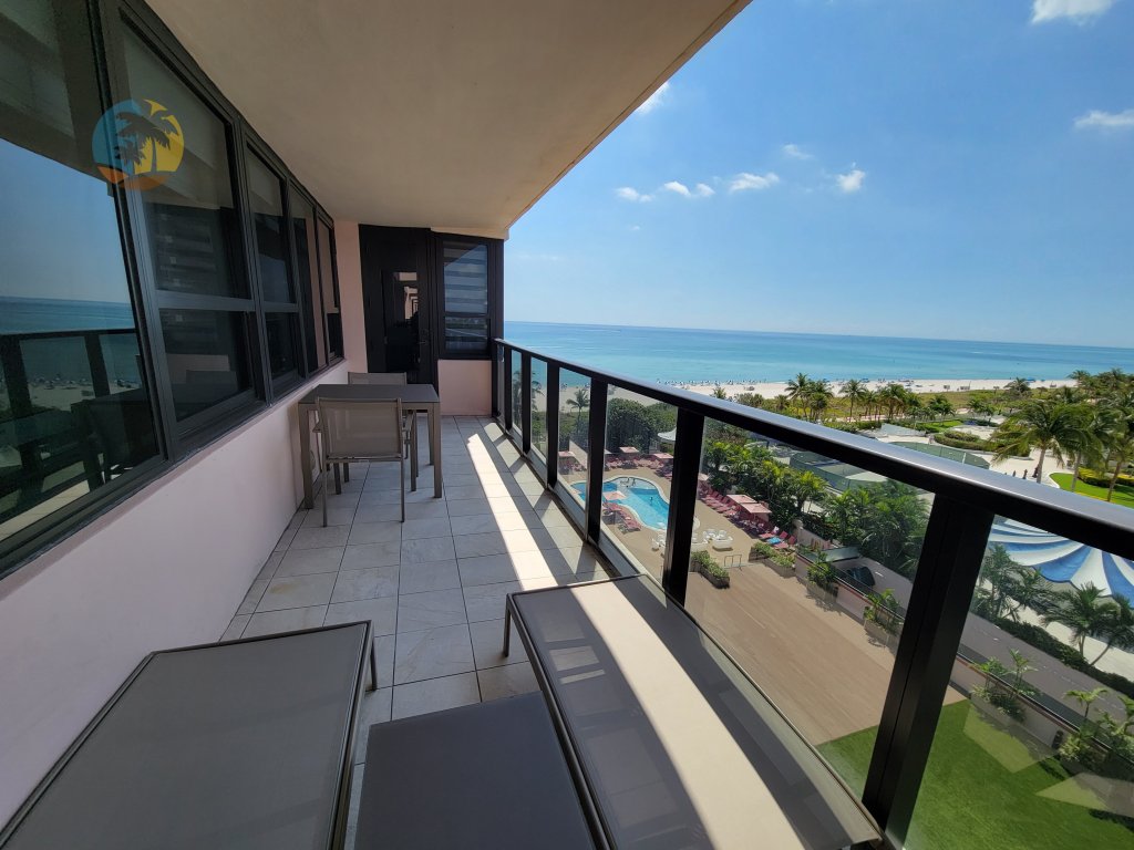 Alexander 903 Vacation Rental in Miami Beach - RedAwning