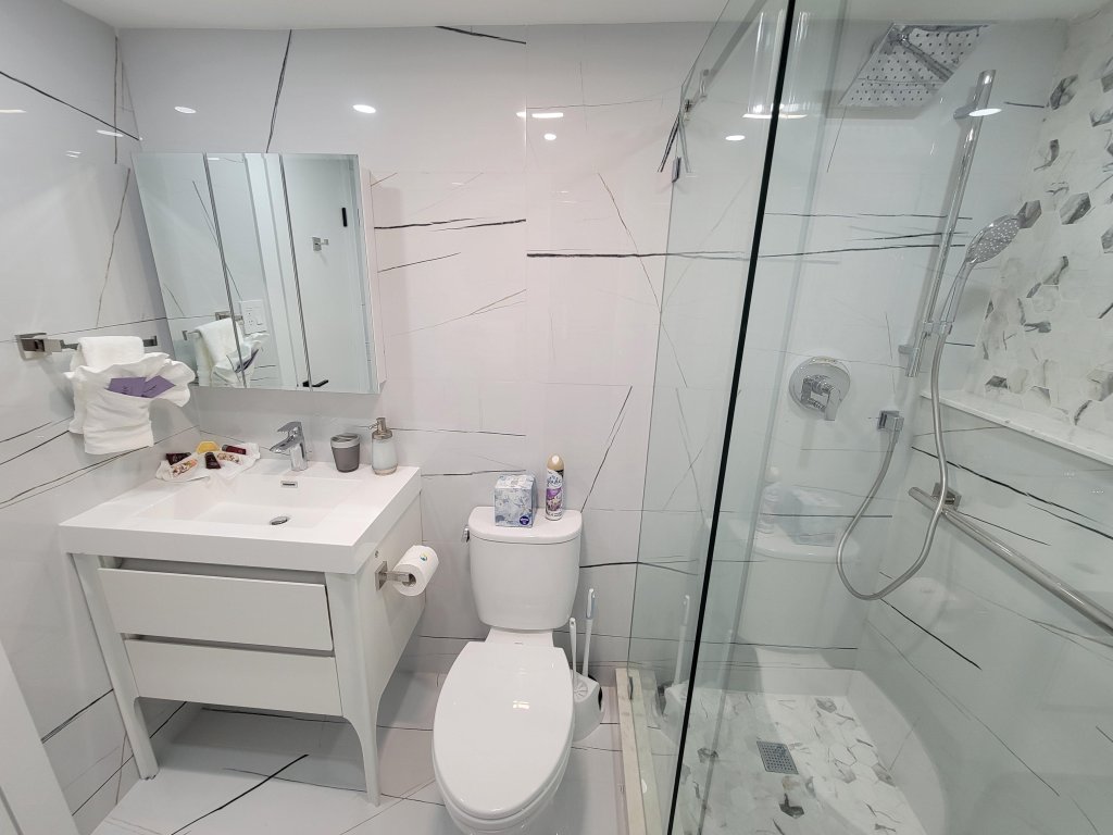 Alexander 903 Vacation Rental in Miami Beach - RedAwning