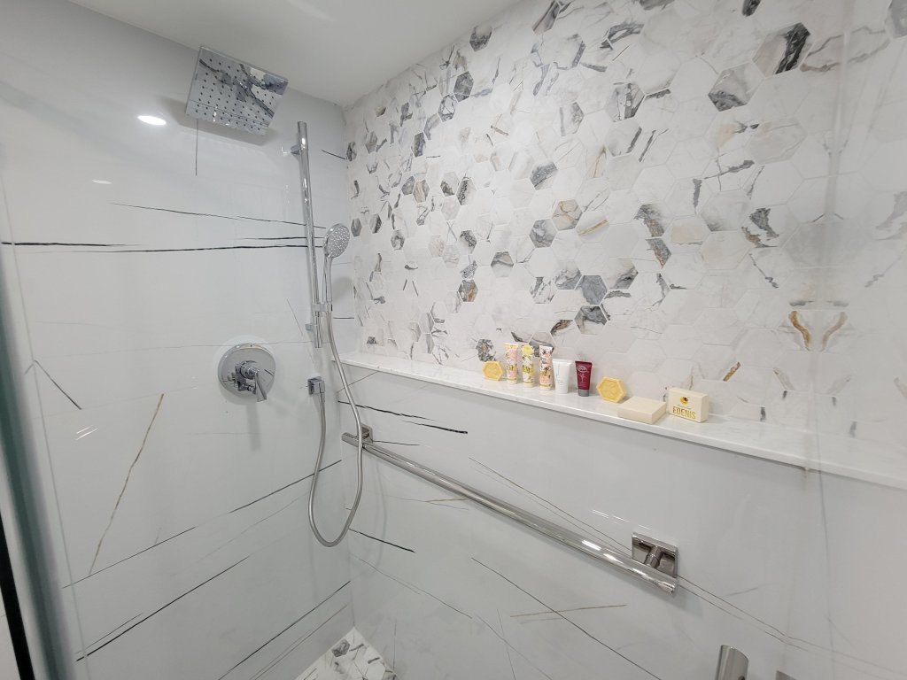 Alexander 903 Vacation Rental in Miami Beach - RedAwning