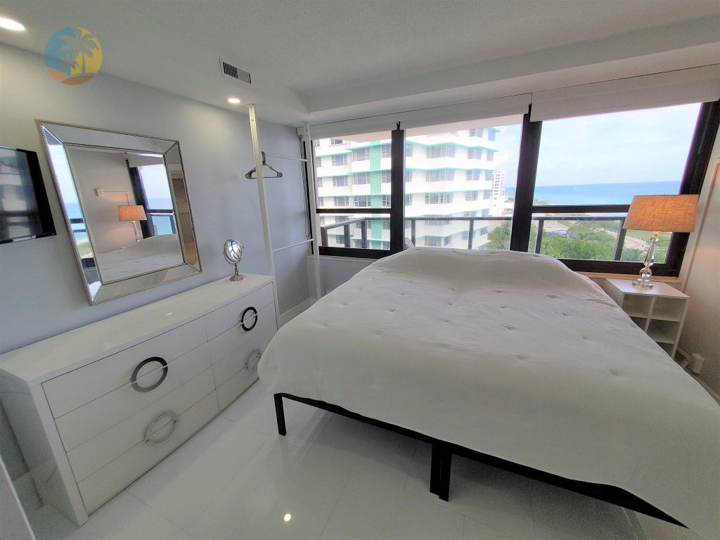 Alexander 1104 Vacation Rental in Miami Beach - RedAwning