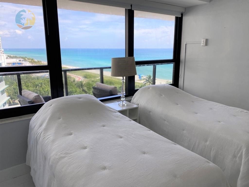 Alexander 1104 Vacation Rental in Miami Beach - RedAwning