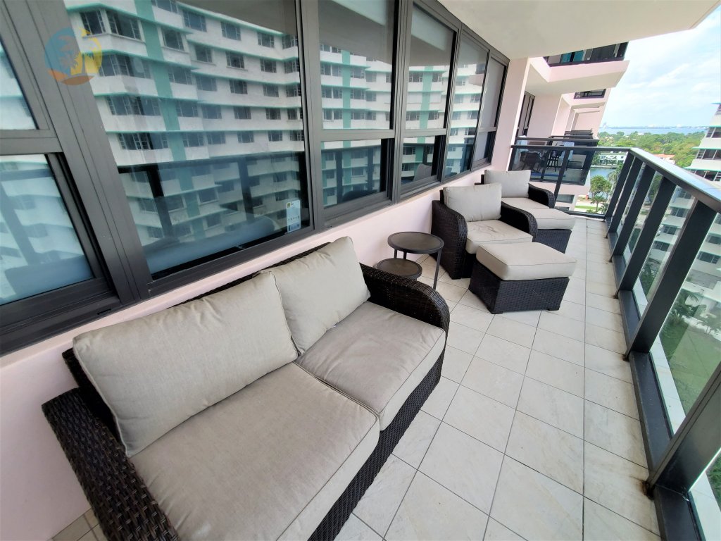 Alexander 1104 Vacation Rental in Miami Beach - RedAwning