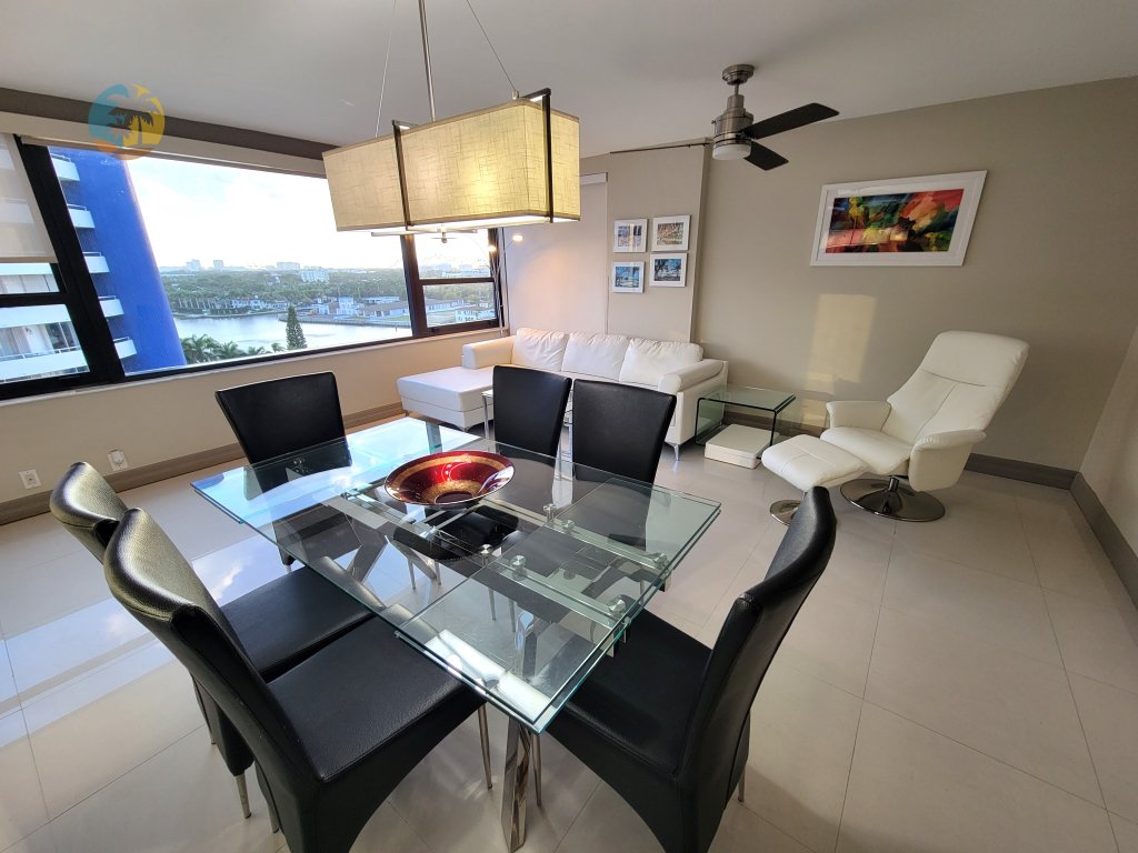 Alexander 1419/21 Vacation Rental in Miami Beach - RedAwning