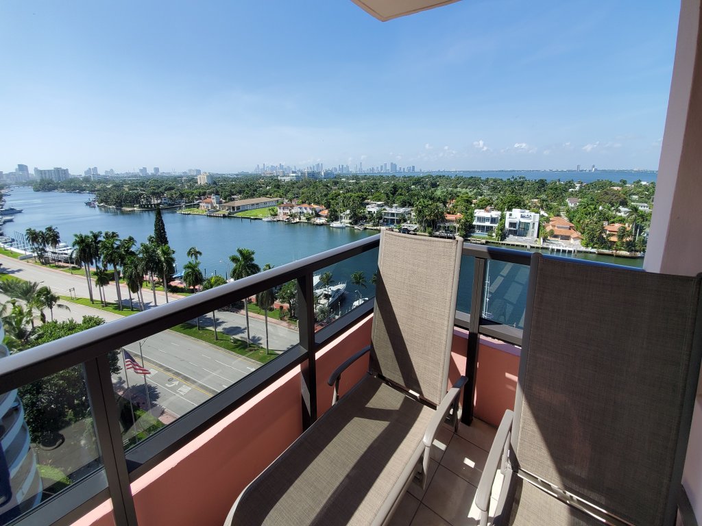 Alexander 1419/21 Vacation Rental in Miami Beach - RedAwning
