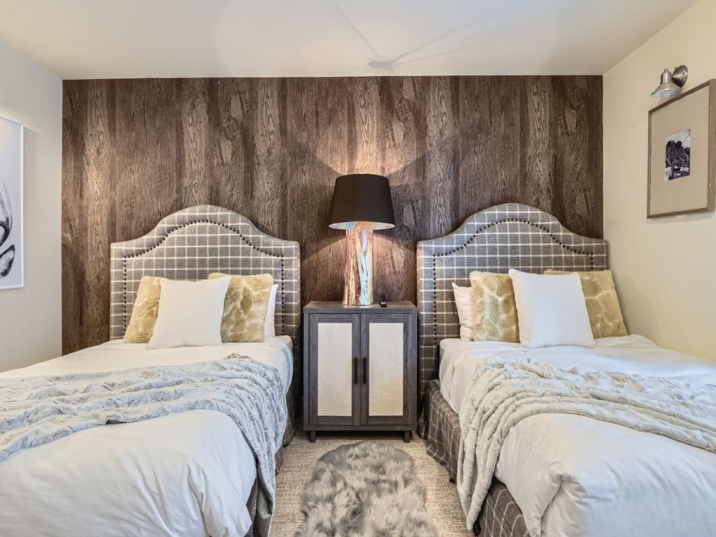 Mountain Majesty 311 Luxury Retreat in the Heart of Old Town Vacation Rental in Park City - RedAwning