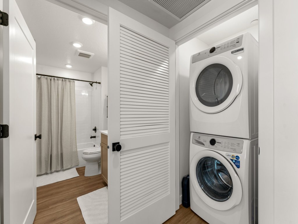 El Gato Vacation Rental in Hurricane - RedAwning