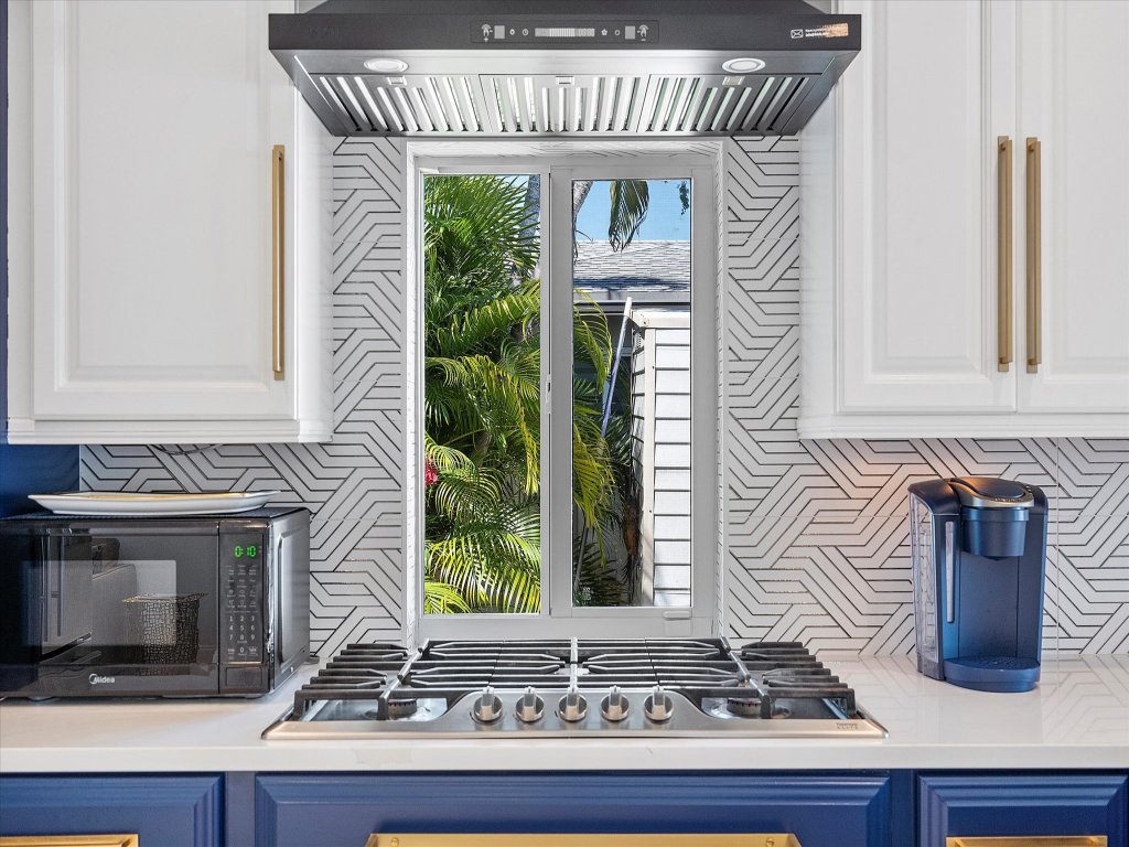Blue Wave Retreat at Hollywood Beach Vacation Rental in Hollywood - RedAwning