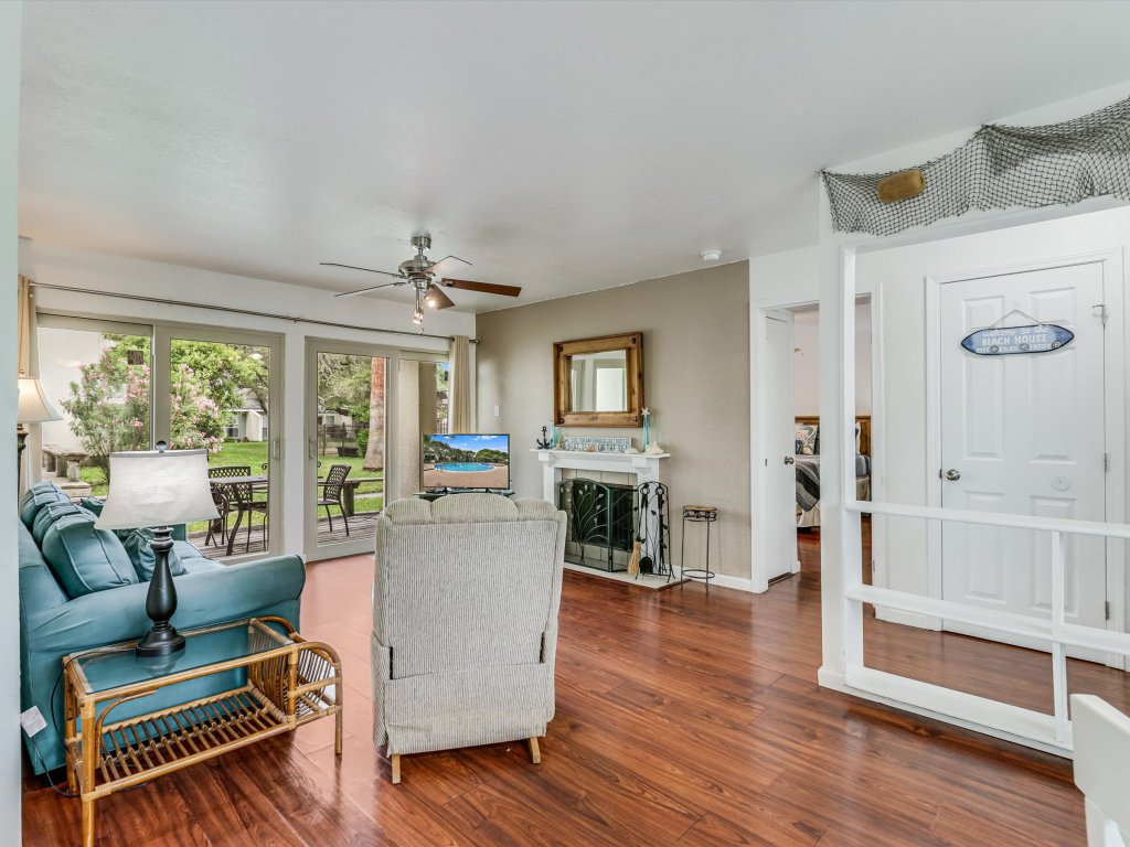 Blue Wave Landing  RRYC59 Vacation Rental in Rockport - RedAwning