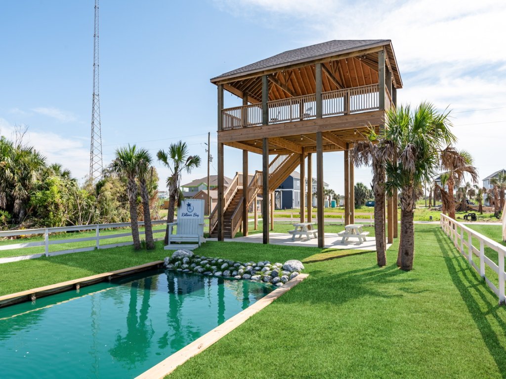2nd Life Vacation Rental in Texas - RedAwning