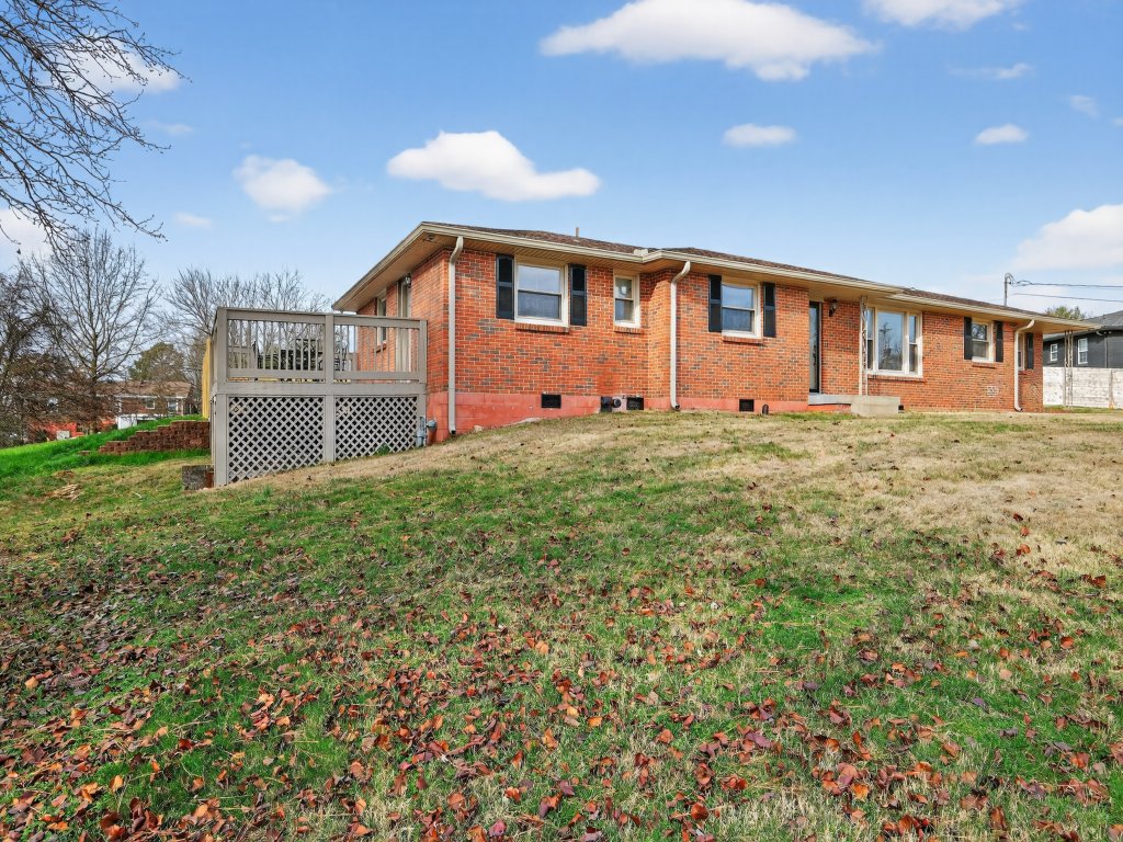 Quiet Retreat Near Opryland & Airport Vacation Rental in Nashville - RedAwning