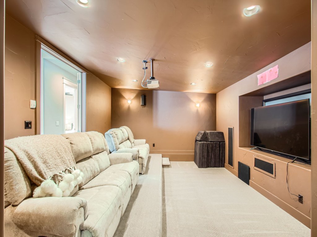 Mountain Majesty Vacation Rental in Colorado - RedAwning