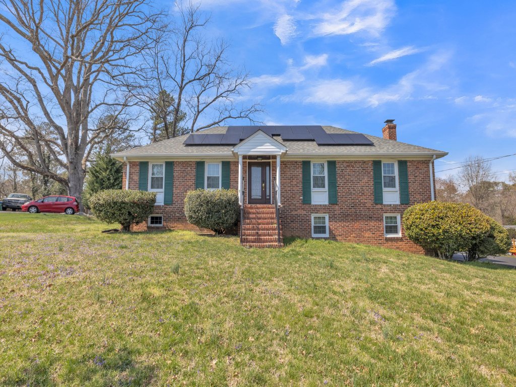 Upscale Escape | Game Room & Spa-Like Baths Vacation Rental in Virginia - RedAwning