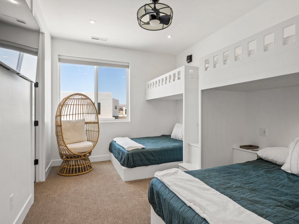 Sunstone Retreat Vacation Rental in St. George - RedAwning