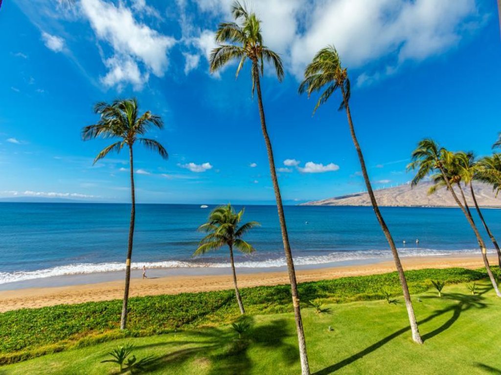 SUGAR BEACH RESORT, #131** Vacation Rental in Hawaii - RedAwning