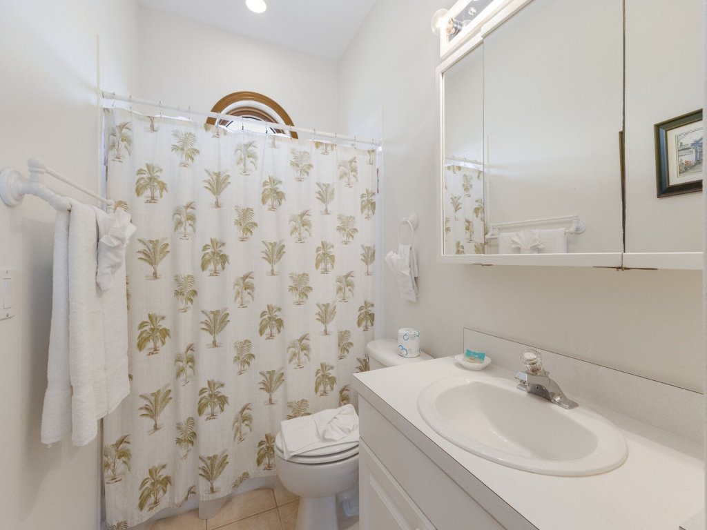 Dolphin Watch Vacation Rental in Anna Maria - RedAwning