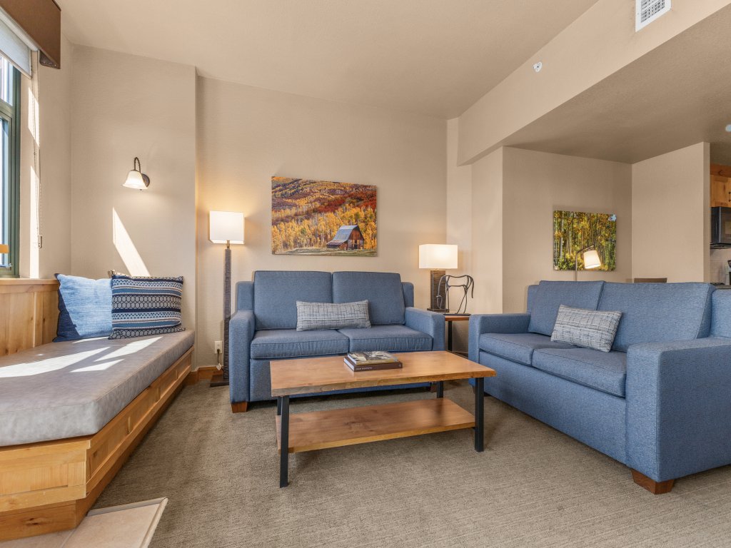 Comfortable 2 Bedroom Condo at Steamboat Grand Vacation Rental in Steamboat Springs - RedAwning