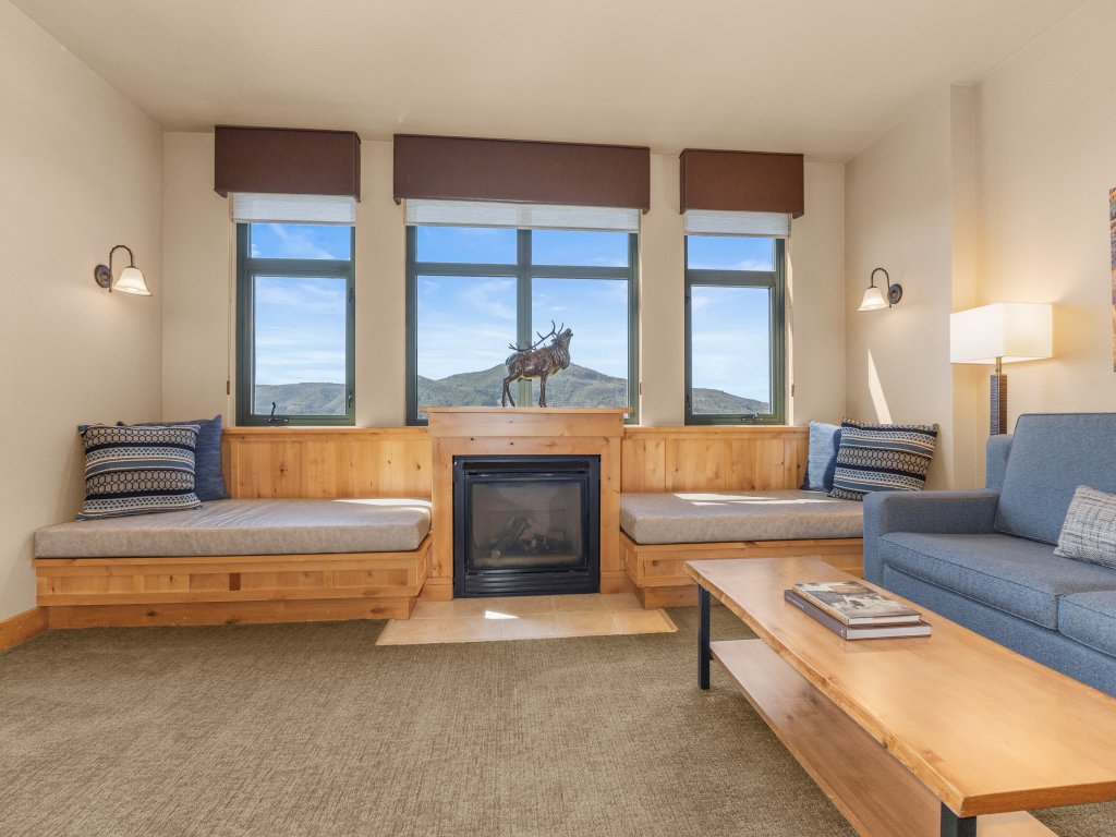 Comfortable 2 Bedroom Condo at Steamboat Grand Vacation Rental in Steamboat Springs - RedAwning