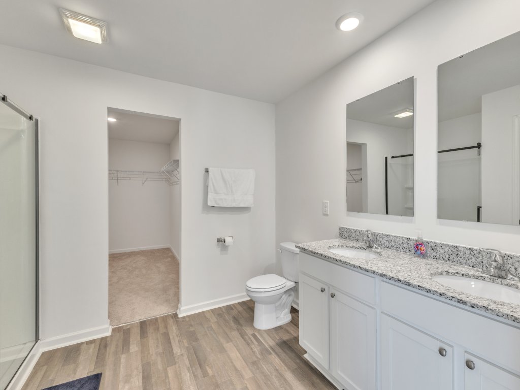 Perfect Location 5BR Family Friendly Retreat Vacation Rental in North Carolina - RedAwning